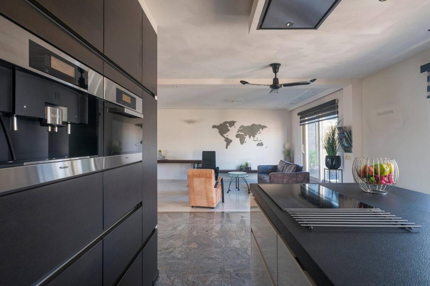 Xxl House With Free Parking & 3 Bedrooms 튈뷔르흐 외부 사진