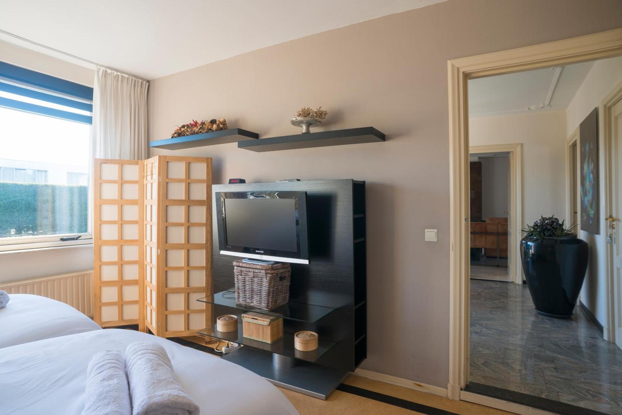 Xxl House With Free Parking & 3 Bedrooms 튈뷔르흐 외부 사진